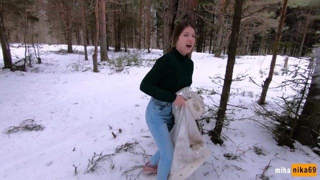 I love quick sex outdoors even in winter - Full XXX Movies | ePornHIT.