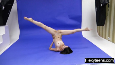 Show of Flexyteen Markova continues