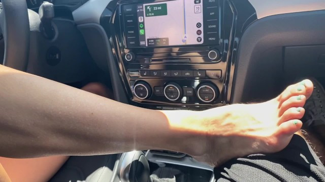 MILF foot tease and Handjob while driving - Full XXX Movies | ePornHIT.