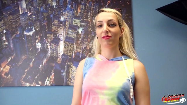 COLLEGE TEEN LIZ TALK TO FUCK AT STREET CASTING - Full XXX Movies | ePornHIT.