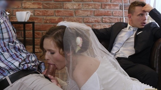 Un Couple Marié Décide De Vendre La Chatte De SA Mariée à Bon Prix - Full XXX Movies | ePornHIT.