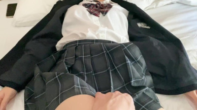 Creampie Sex with a Japanese Girlfriend who did JK Cosplay