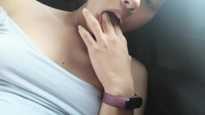 Slut Teen Masturbates in Uber