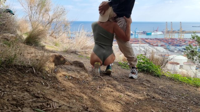 Risky Blowjob to a Stranger Outdoors Cumshot - Full XXX Movies | ePornHIT.