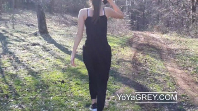 Just a Teen Girl Pissing and Flashing Outdoors (+18)