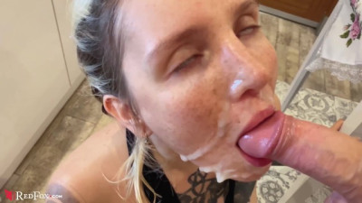 Young Girl Blowjob Huge Cock in the Kitchen and Facial POV (+18)