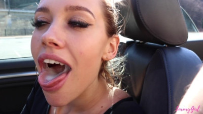 Blowjob In The Car! Young Teen in a Cabriolet.